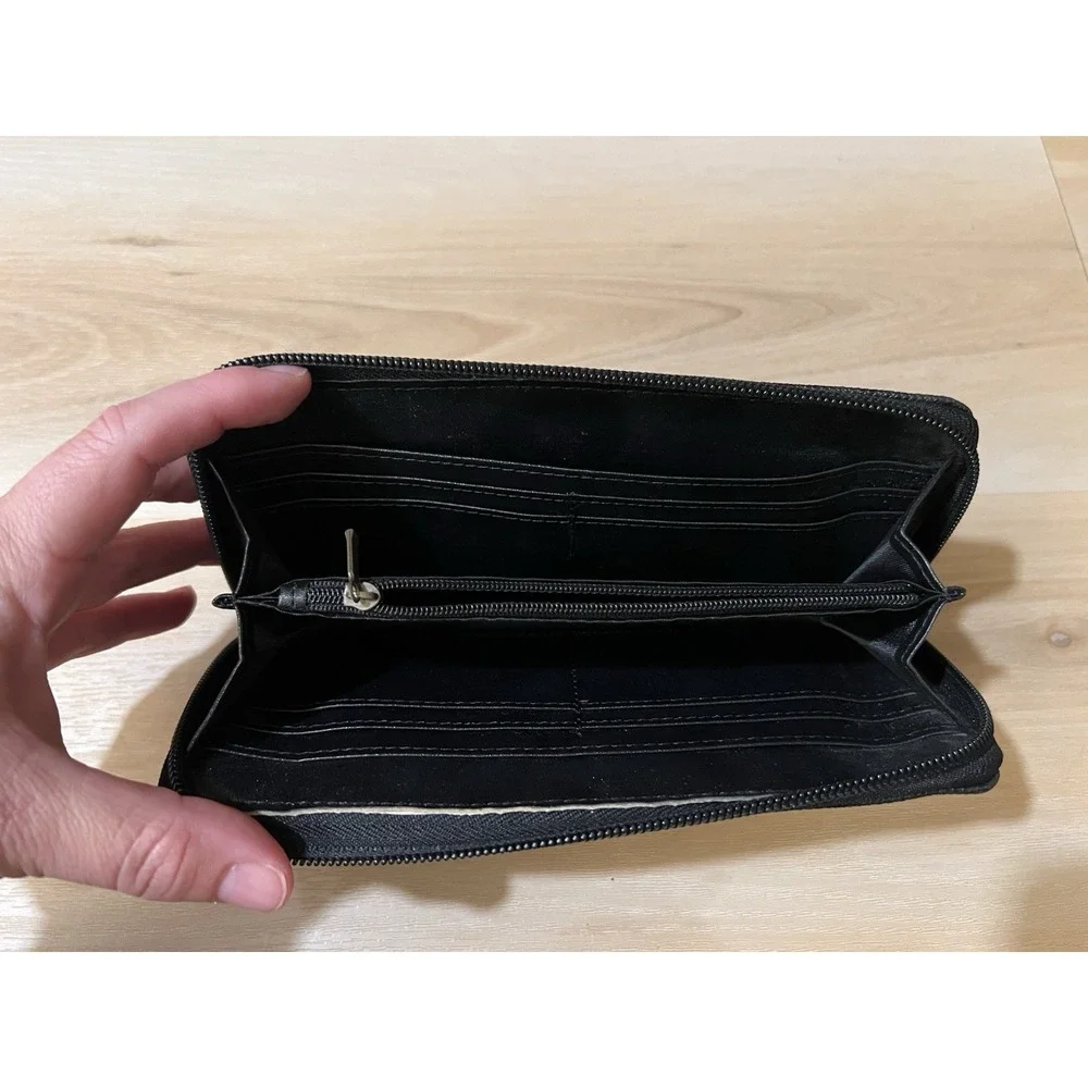 AGRADAVEL Long Wallet Black Zip Wallet Crossgrain Texture Silver Hardware EUC‎